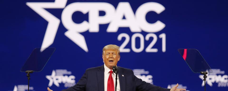 Pour la première fois depuis qu'il a quitté la Maison Blanche, Donald Trump est remonté dans l'arène pour un discours combatif à la grand-messe des conservateurs américains. [Reuters - Joe Skipper]