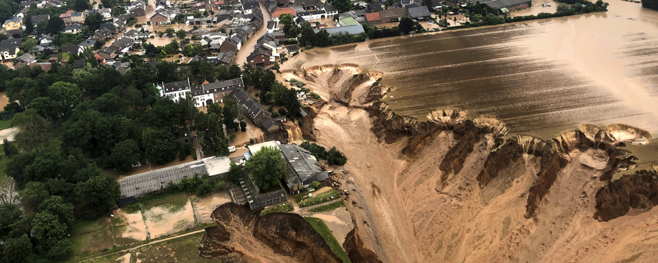 La gigantesque coulée de boue à Erftstadt-Blessem, près de Cologne. [AP/Keystone - Rhein-Erft-Kreis]