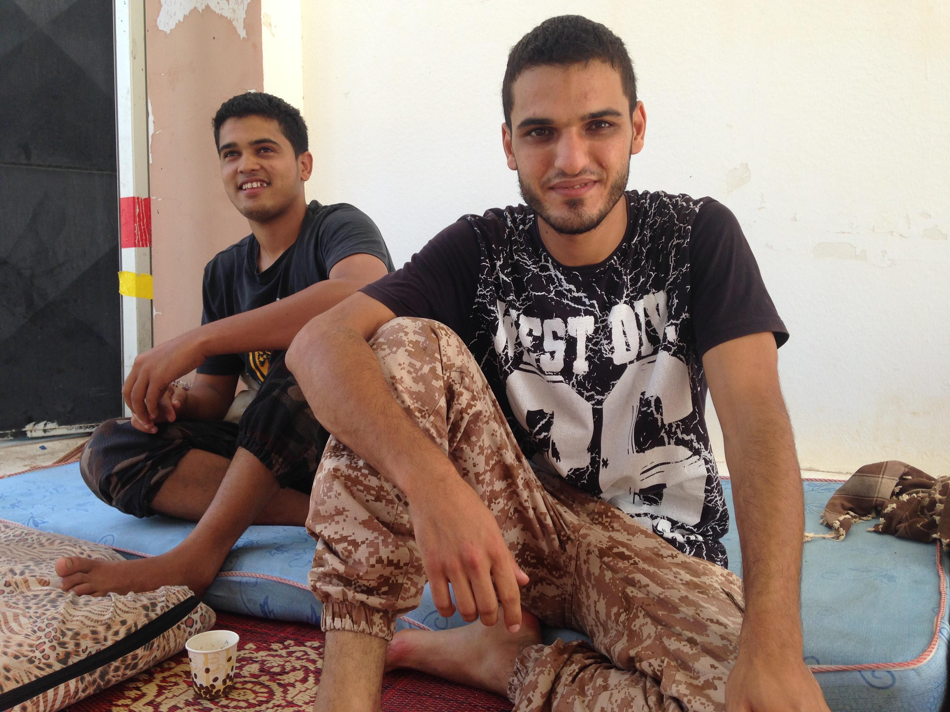 En 2016, à Syrte, les jeunes Libyens combattent le groupe Etat Islamique. [RTS - Maurine Mercier]