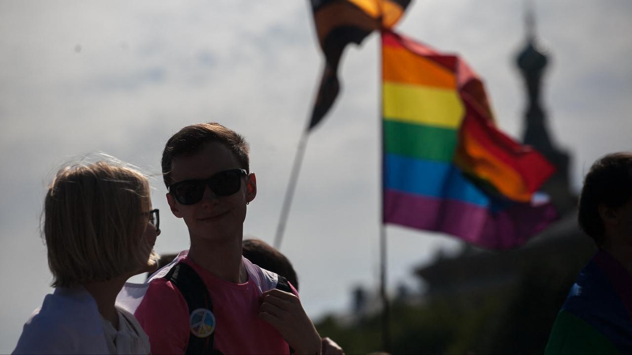 Des participantes à une marche des fiertés LGBT+, le 17 août 2017 à Moscou. [AFP - Valya Egorshin]