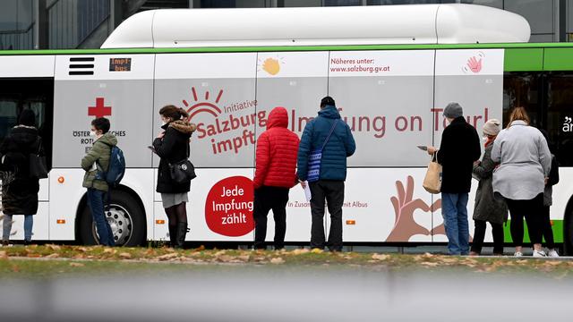 En Autriche, des entreprises introduisent une prime à la vaccination. [AFP - BARBARA GINDL]