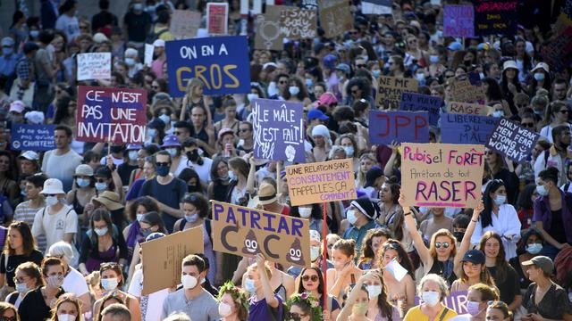 La grève féministe à Lausanne, 30 ans après la première grève des femmes en Suisse, le 14 juin 2021. [Keystone - Laurent Gillieron]