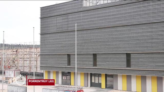 La nouvelle patinoire de Porrentruy reçoit le label Bois Suisse. La déclaration de Gérard Meyer président du comité de pilotage