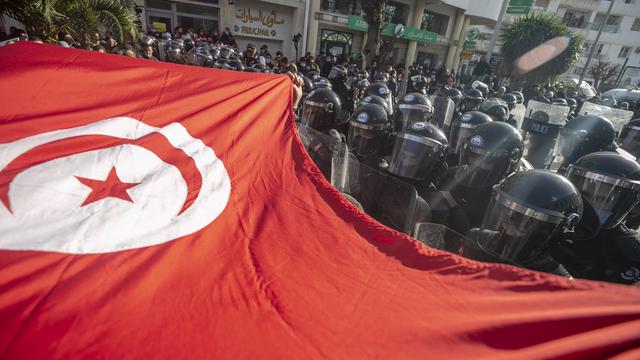 Le Parlement tunisien barricadé par un important dispositif policier [Anadolu Agency -Afp - Yassine Gaidi]