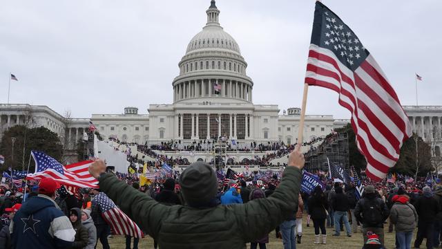 Manifestants pro-Trump face au Capitole, Washington DC, 6 janvier 2021. [KEYSTONE - MICHAEL REYNOLDS]