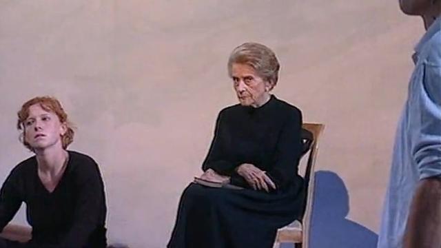 Jane Savigny en répétition avec Joël Jouanneau en 1997.