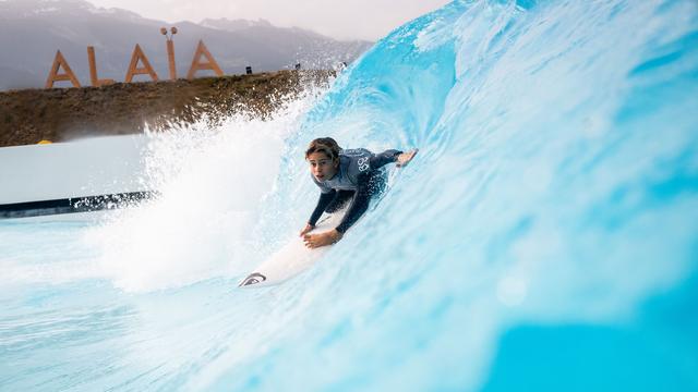 Un surfeur à Alaïa Bay. [facebook.com/alaia.bay]