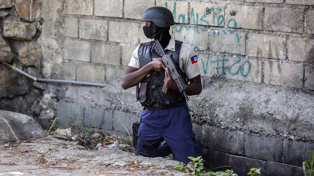 La police recherche des suspects dans le meurtre du Président haïtien Jovenel Moise à Port-au-Prince. [Keystone - Joseph Odelyn]