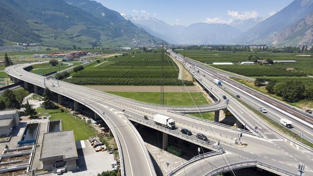 L'autoroute A9 en Valais. [Keystone - Laurent Gillieron]