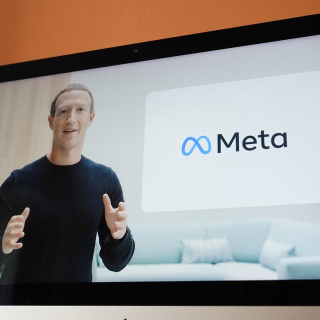 Mark Zuckerberg présente Meta à la presse via vidéoconférence. [Keystone - AP Photo/Eric Risberg]