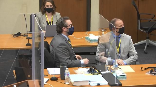 L'accusé et son avocat au tribunal de Minneapolis, mardi 09.03.2021. [Court TV/Pool/AP/Keystone]