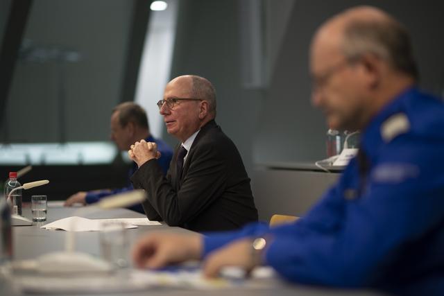 Le ministre cantonal de la sécurité et de la justice Fredy Fässler (PS) devant les médias à St-Gall, le 17 novembre 2021. [KEYSTONE - GIAN EHRENZELLER]