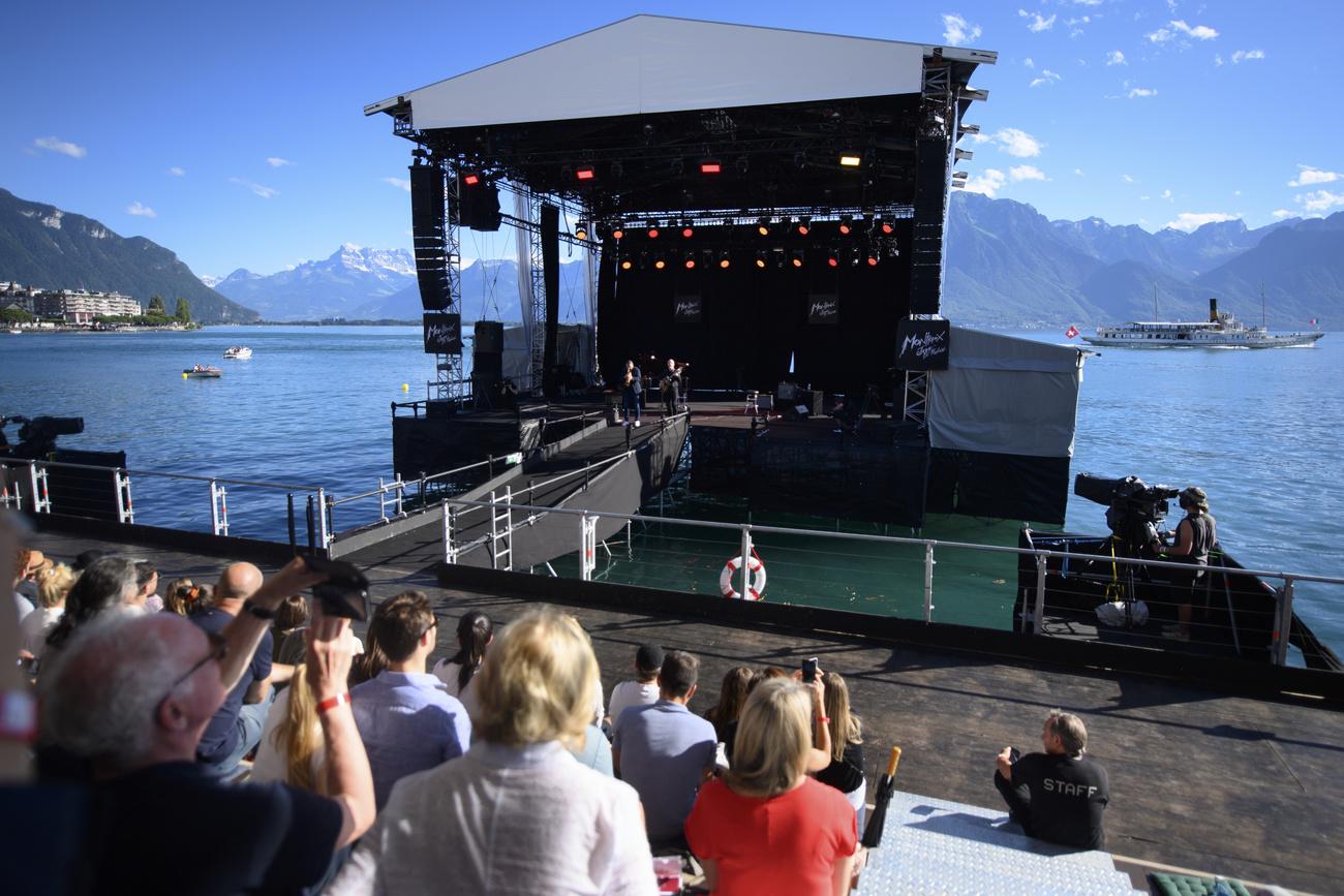 Le trompettiste Ibrahim Maalouf se produit sur la scène lacustre du Montreux Jazz Festival le 5 juillet 2021. [Keystone - Laurent Gillieron]