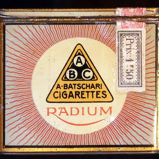 Au début du XXe siècle, de nombreux produits contenaient du radium.
CC01 [CC01 - Alf van Beem]