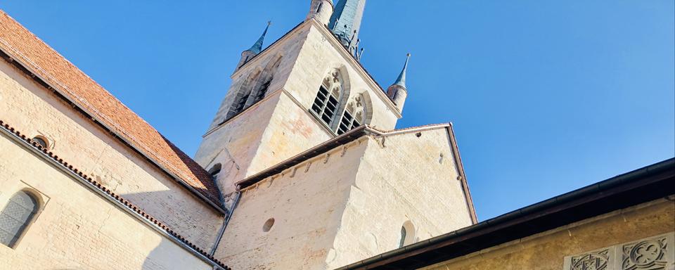 Le clocher abbatiale. [RTS - Karine Vasarino]