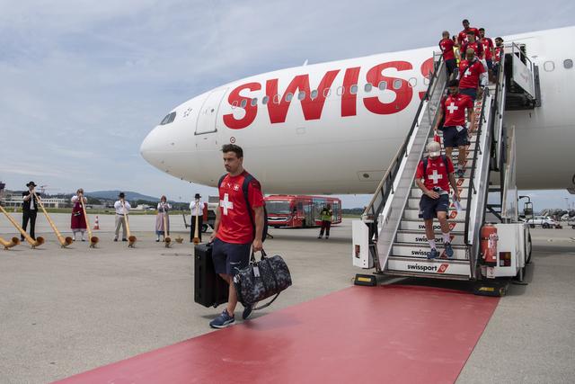 Xherdan Shaqiri et ses coéquipiers sont de retour en Suisse. [KEYSTONE - ENNIO LEANZA]