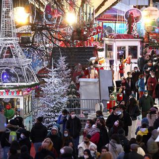 Le marché de Noël de Paris. [EPA/Keystone - Ian Langsdon]