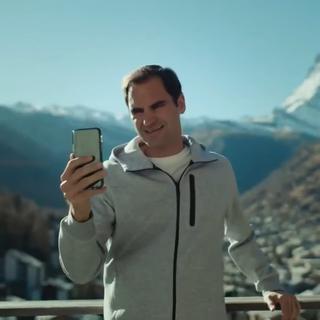 Roger Federer et Robert de Niro réunis dans une publicité pour le tourisme en Suisse. [Suisse Tourisme]