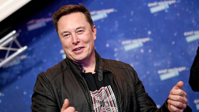 Elon Musk, le patron de Tesla, devient officiellement l'homme le plus riche du monde. [Keystone - Britta Pedersen]