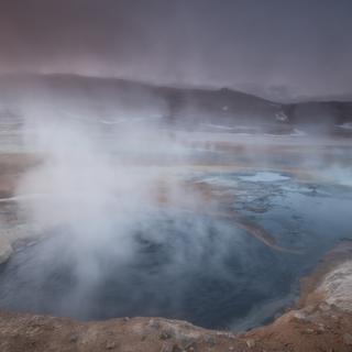 Zone géothermique de Hverir à Myvatn Islande. [depositphotos - surangastock]