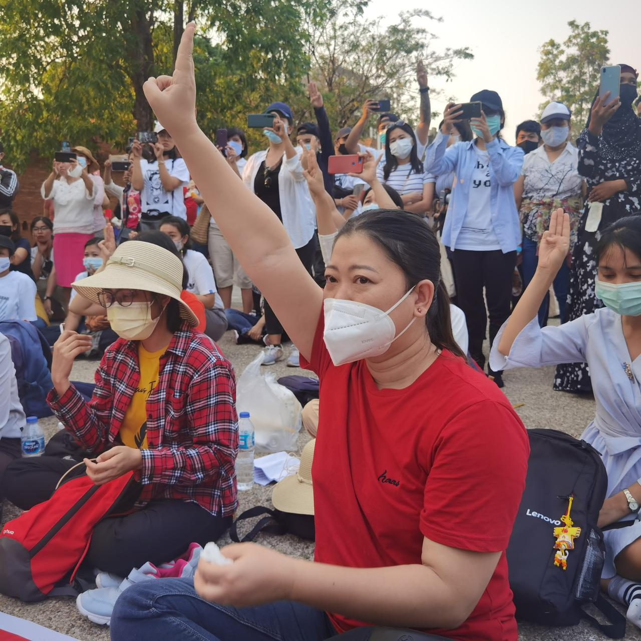 Manifestation à la frontière en Thaïlande et Birmanie, en avril 2021. [RTS - Carol Isoux]