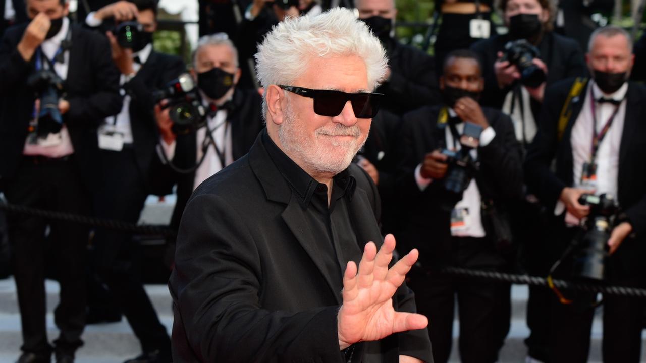 Le réalisateur Pedro Almodóvar à l'ouverture du 74ème Festival de Cannes, le 6 jullet 2021. [Keystone - Caroline Blumberg]