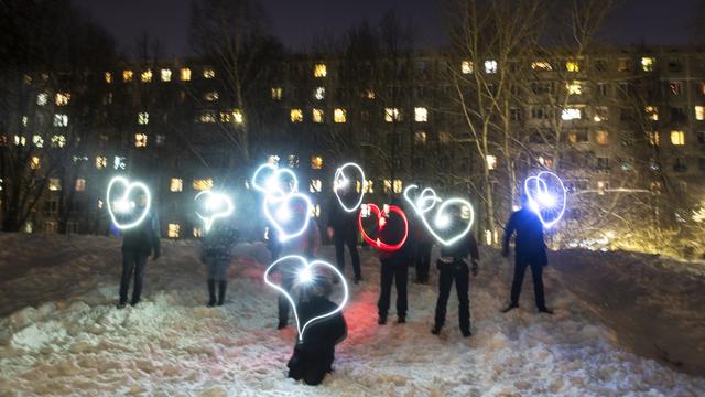 Des manifestants en Russie le 12 février 2021. [AP Photo/keystone - Pavel Golovkin]