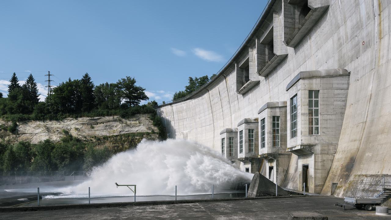 La centrale à hydrogène sera construite au pied du barrage de Schiffenen (FR). [Keystone - Christian Beutler]