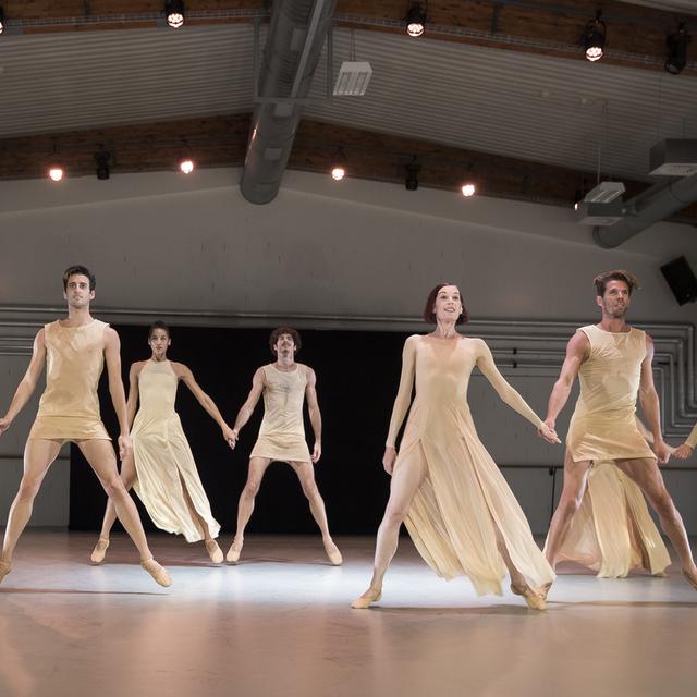 Des danseurs et danseuses du Béjart Ballet Lausanne, le 1er septembre 2020. [Keystone - Cyril Zingaro]