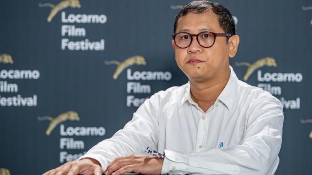 Le cinéaste indonésien Edwin a reçu samedi le Léopard d'Or du Festival du film de Locarno. [Keystone - Urs Flueeler]