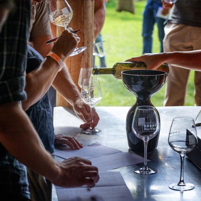 Photo de l'édition 2021 du festival Vin Nature en Suisse. [instagram.com/vinnaturesuisse - DR]