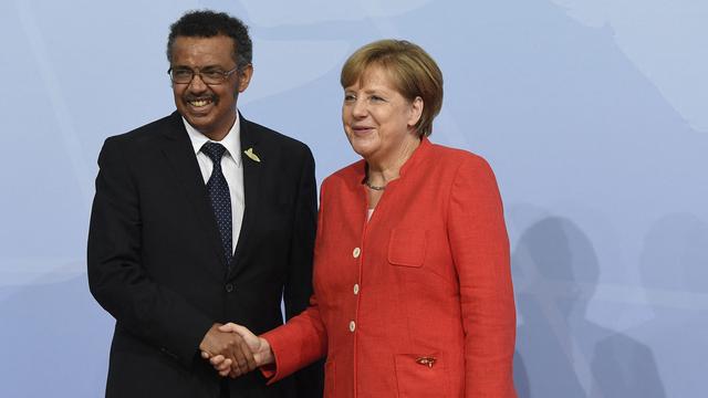 Tedros Adhanom Ghebreyesus et Angela Merkel lors d'une rencontre à Hambourg en juillet 2017. [AFP - Saul Loeb]