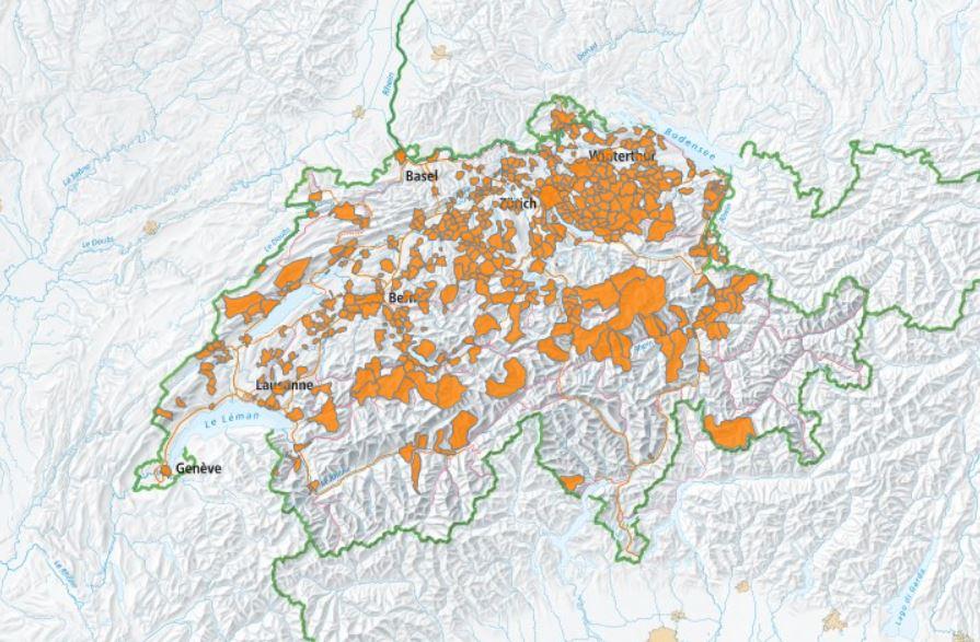 Lieux déclarés de piqûre pour la méningo-encéphalite à tiques entre 2009 et 2021. [OFSP]