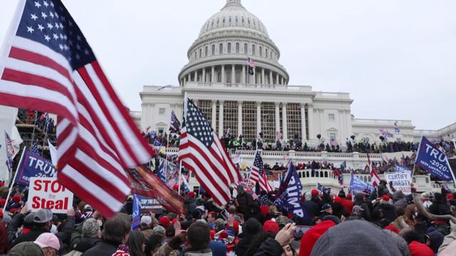 Des manifestants pro-Trump assemblés devant le Capitole, le 6 janvier 2020 à Washington D.C. [EPA/Keystone - Michael Reynolds]