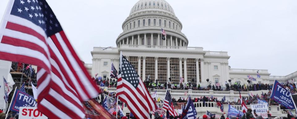 Des manifestants pro-Trump assemblés devant le Capitole, le 6 janvier 2020 à Washington D.C. [EPA/Keystone - Michael Reynolds]