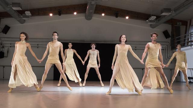 Entre surentraînement, culture de l'effort et contrôle des corps: comment trouver un équilibre entre exigence artistique et épanouissement personnel dans la danse classique? [Keystone - Cyril Zingaro]