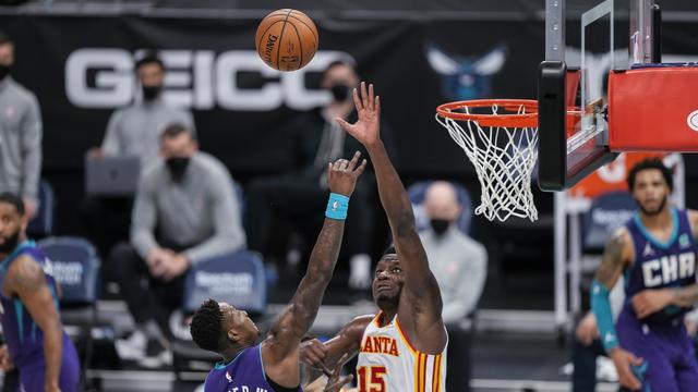 Les Hawks se sont imposés sur le parquet de Charlotte, grâce notamment au 35e double double réussi cette saison par Clint Capela. [Jim Dedmon - JustPictures.ch]