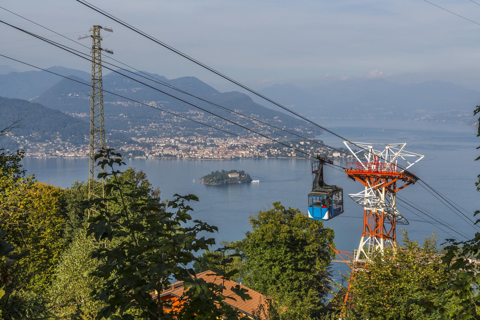 Vue du téléphérique de Stresa Mottarone et du lac Majeur. [AFP - Frank Fell]