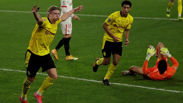 Erling Haaland (gauche) et Dortmund ont livré un match solide. [EPA/Julio Munoz]