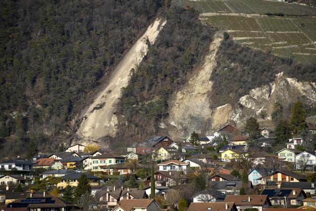 Un glissement de terrain s'est déclenché samedi en fin d'après-midi près d'Ollon. [Keystone - Laurent Gillieron]