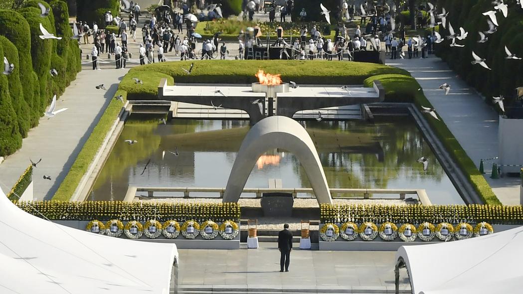 Le Japon commémore les 76 ans de la bombe de Hiroshima en plein Jeux olympiques. [Keystone - Shingo Nishizume]