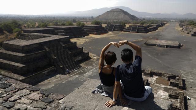 Rares touristes sur le site de Teotihuacan, 19.03.2021. [AP/Keystone - Rebecca Blackwell]