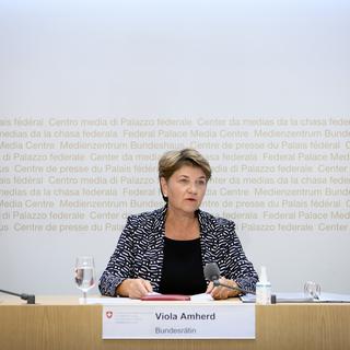 La cheffe du Département fédéral de la défense Viola Amherd lors de la conférence du mercredi 1er septembre. [Keystone - Anthony Anex]