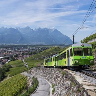 Transports publics: les liaisons plaine-montagne ont la cote en Valais. [Keystone - Jean-Christophe Bott]