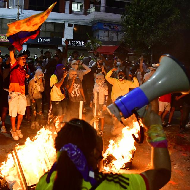 Les protestations anti-gouvernements ont fait rage pendant la rencontre de Copa Libertadores entre l'America de Cali et l'Atletico Mineiro. [Ivan Duque]