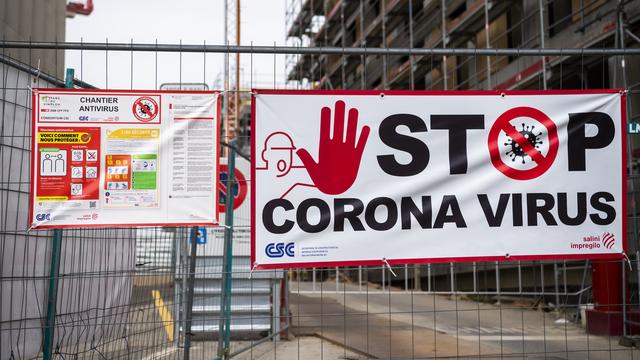 Vue sur l'entrée d'un chantier à Renens, dans le canton de Vaud (image prétexte). [Keystone - Jean-Christophe Bott]