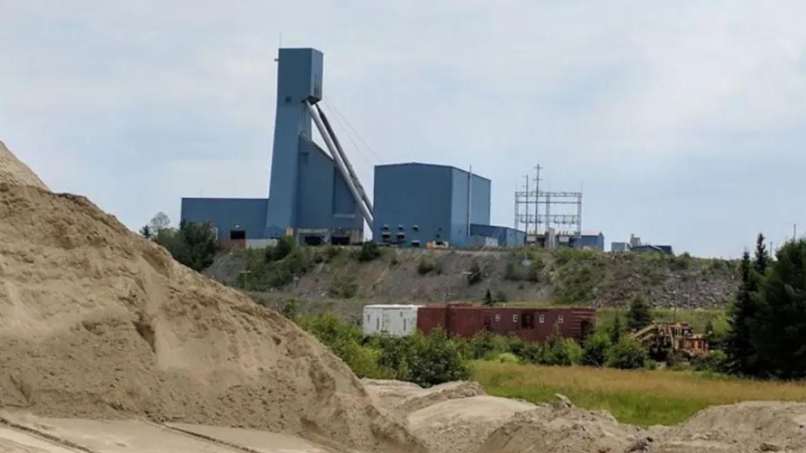 La mine de Totten, à Sudbury (Ontario), où trente-huit hommes et une femmes sont bloqués depuis dimanche 26 septembre 2021. [Google Maps - Capture d'écran]