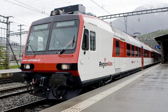 Une rame "Domino" de la compagnie RegionAlps, en phase de test en 2009 en gare de Brigue. [AFP - JEAN-CHRISTOPHE BOTT]