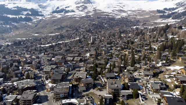 De nombreux chalets ont été construits en périphérie de Verbier ces dernières années. [Keystone - Laurent Darbellay]