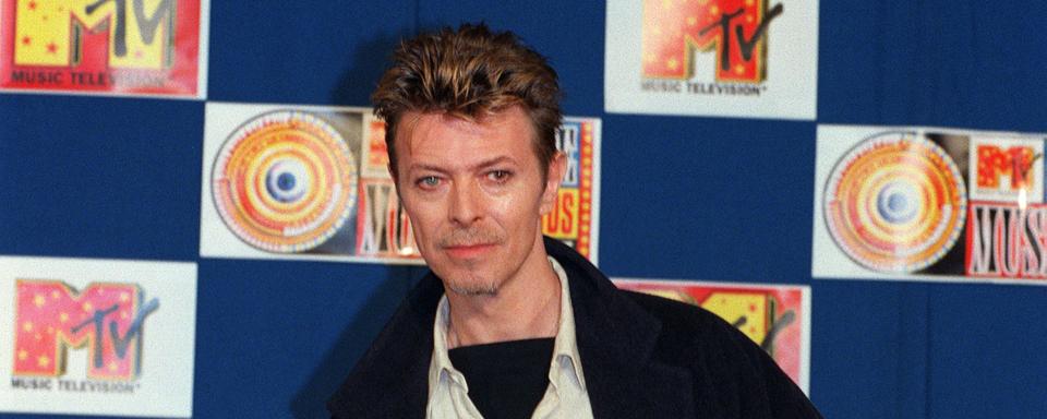 Le chanteur anglais David Bowie lors des MTV Music Awards le 23 novembre 1995 au Zenith, à Paris. [AFP - BERTRAND GUAY]